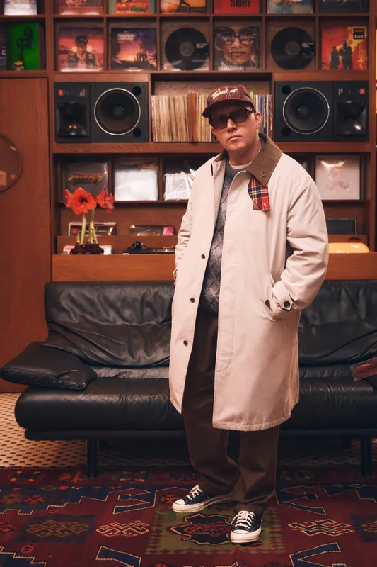 TRENCH COAT